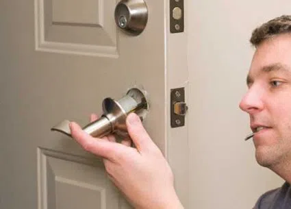 Gold Locksmith Store Phoenix, AZ 480-612-9235 - install-new-locks